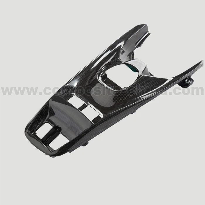 Prilagojeni deli iz ogljikovih vlaken